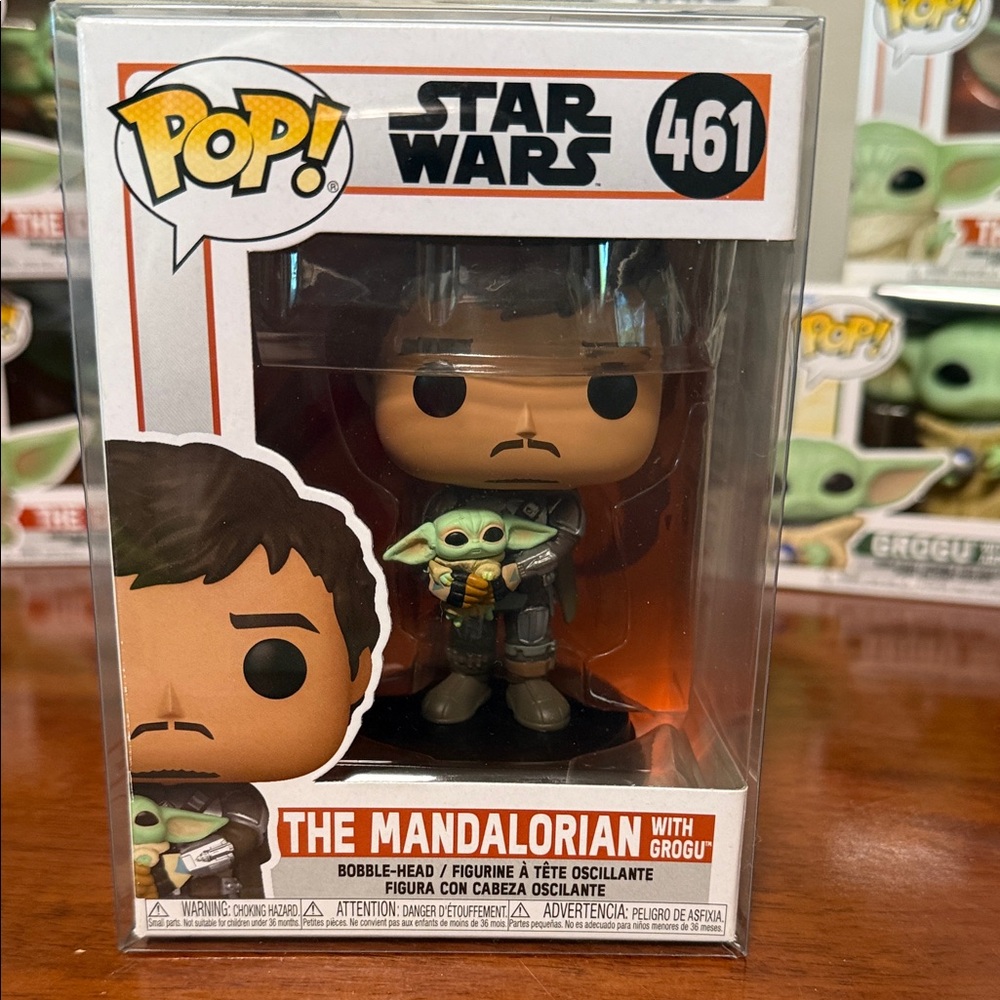 Funko Pop Star Wars The Mandalorian with Grogu - Black and Green